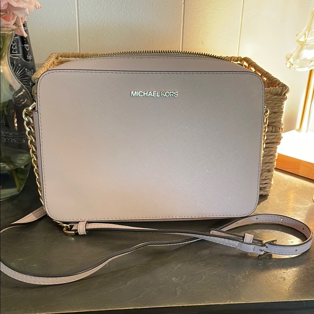 Michael Kors Cream Crossbody Bag with Elegant Design
